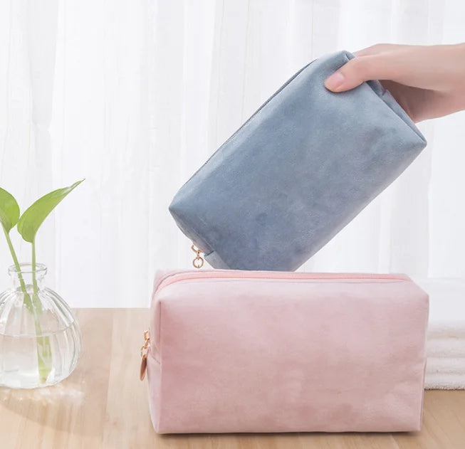 2021 New Design Custom Luxury Soft Velvet Storage Makeup Case Bags Cosmetic Pouch for Women