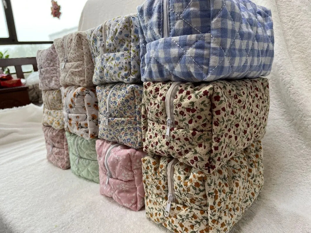 2022 Ladies High Quality Cotton Flora Quilted Cosmetic Bag