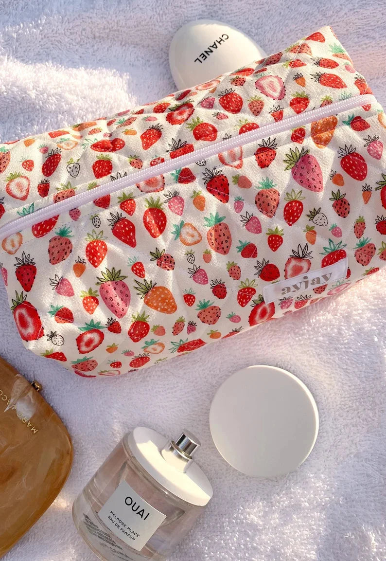 2022 Personalized Cotton Fruit Printed Makeup Pouch Quilted Strawberry Cosmetic Bag