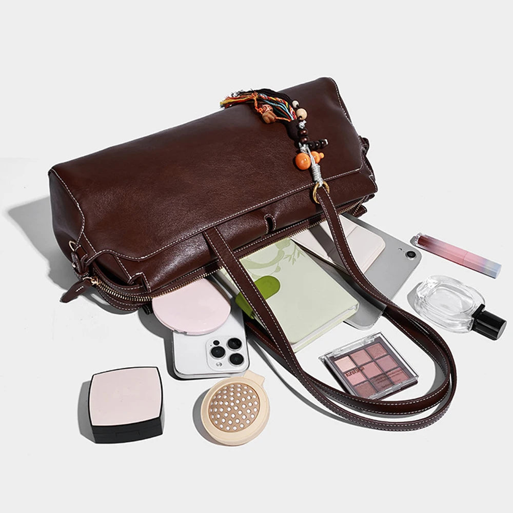 2025 Autumn Winter New Saddle Shape Women's Large Capacity Casual Fashion Versatile Zipper PU Leather Single Polyester