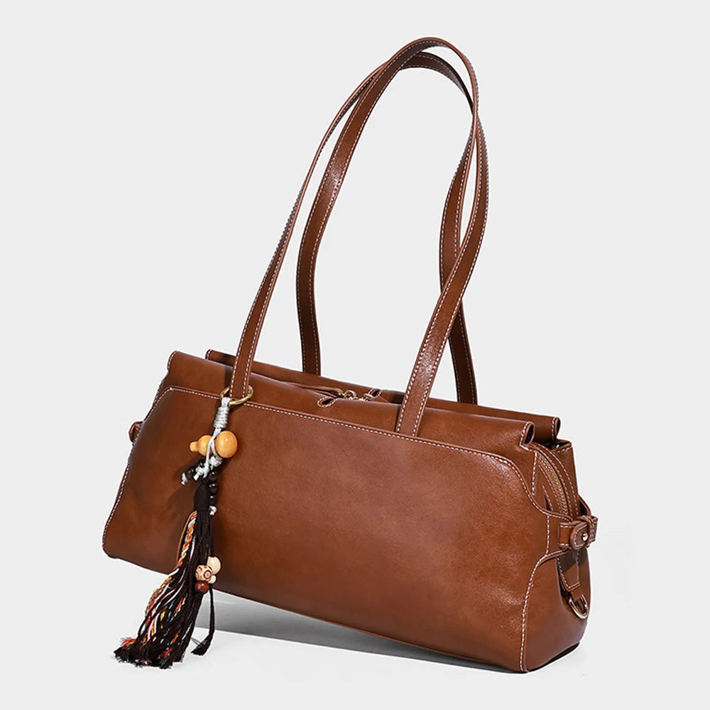 2025 Autumn Winter New Saddle Shape Women's Large Capacity Casual Fashion Versatile Zipper PU Leather Single Polyester