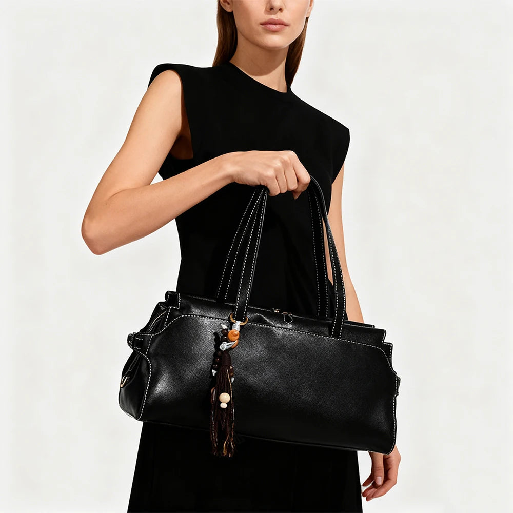 2025 Autumn Winter New Saddle Shape Women's Large Capacity Casual Fashion Versatile Zipper PU Leather Single Polyester