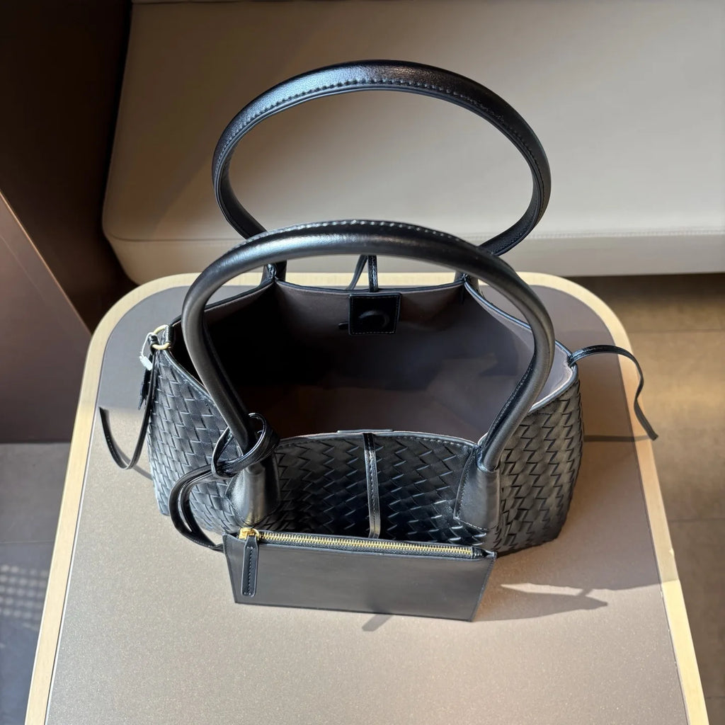 2026 Genuine Leather Woven Bags Design Fashion Cowhide Woven Women's Handbags Casual Style Ladies Shoulder Bags