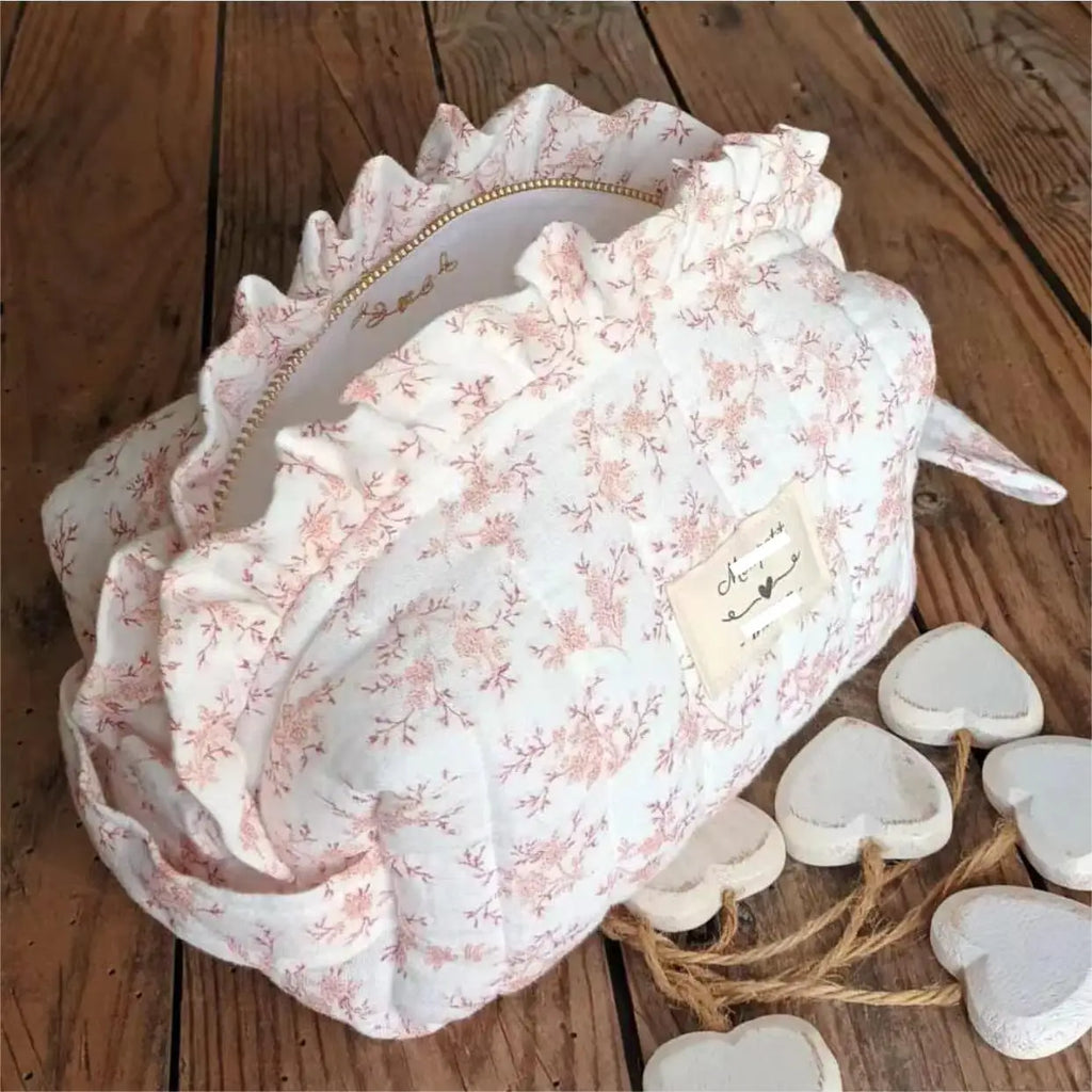 Classic Stylish Frill Makeup Pouch Skincare Accessories Travel Large Bag Girl Ruffle Cosmetic Bags With Handle