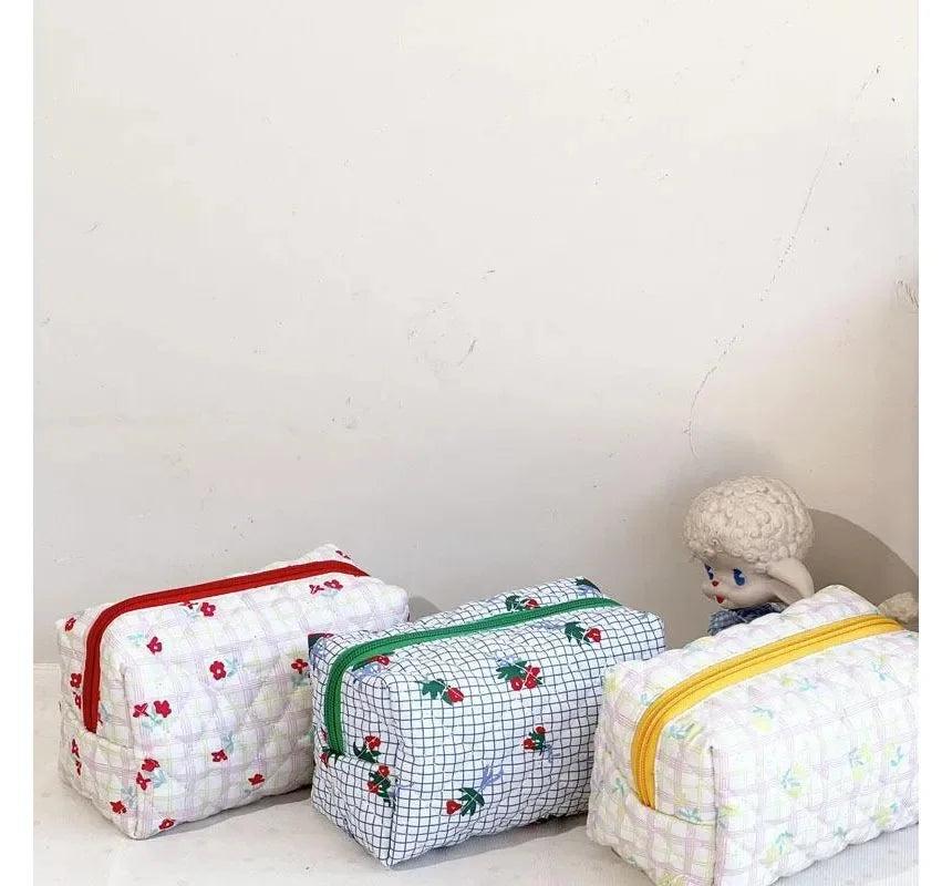 Coquette Style Ribbon Makeup Bag Customized Bows Quilted Cosmetics Bag Handmade Quilted Cotton Makeup Pouch