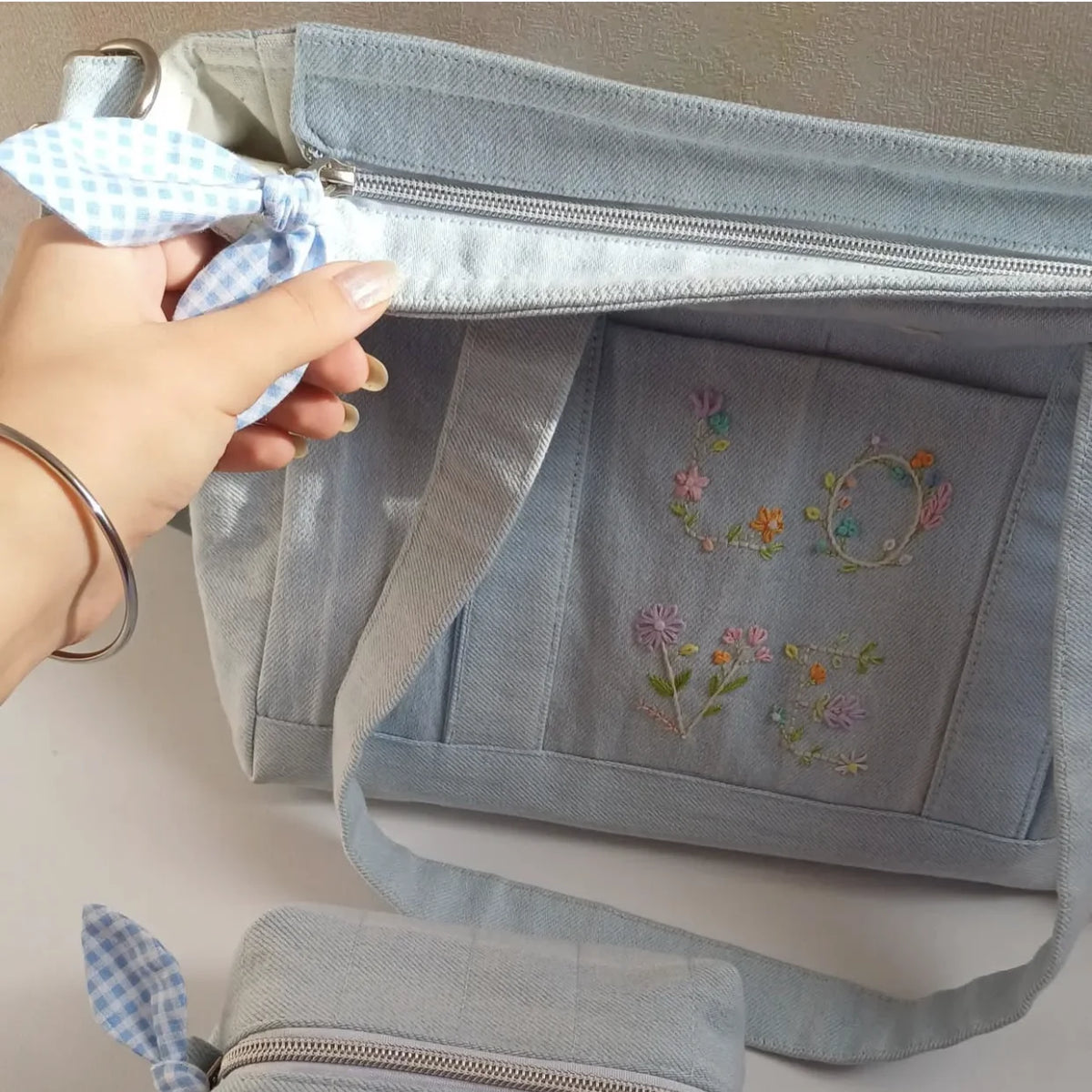 Custom Embroidery Denim Tote Bag with Pockets Lined College Bags Light Blue Everyday Shopping Bag