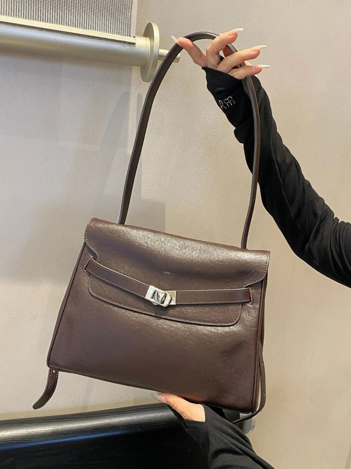 Custom Logo Genuine Leather Flap Shoulder Bag Silver Rectangular Clasp Cowhide Structured Crossbody Satchel OEM Bulk Order