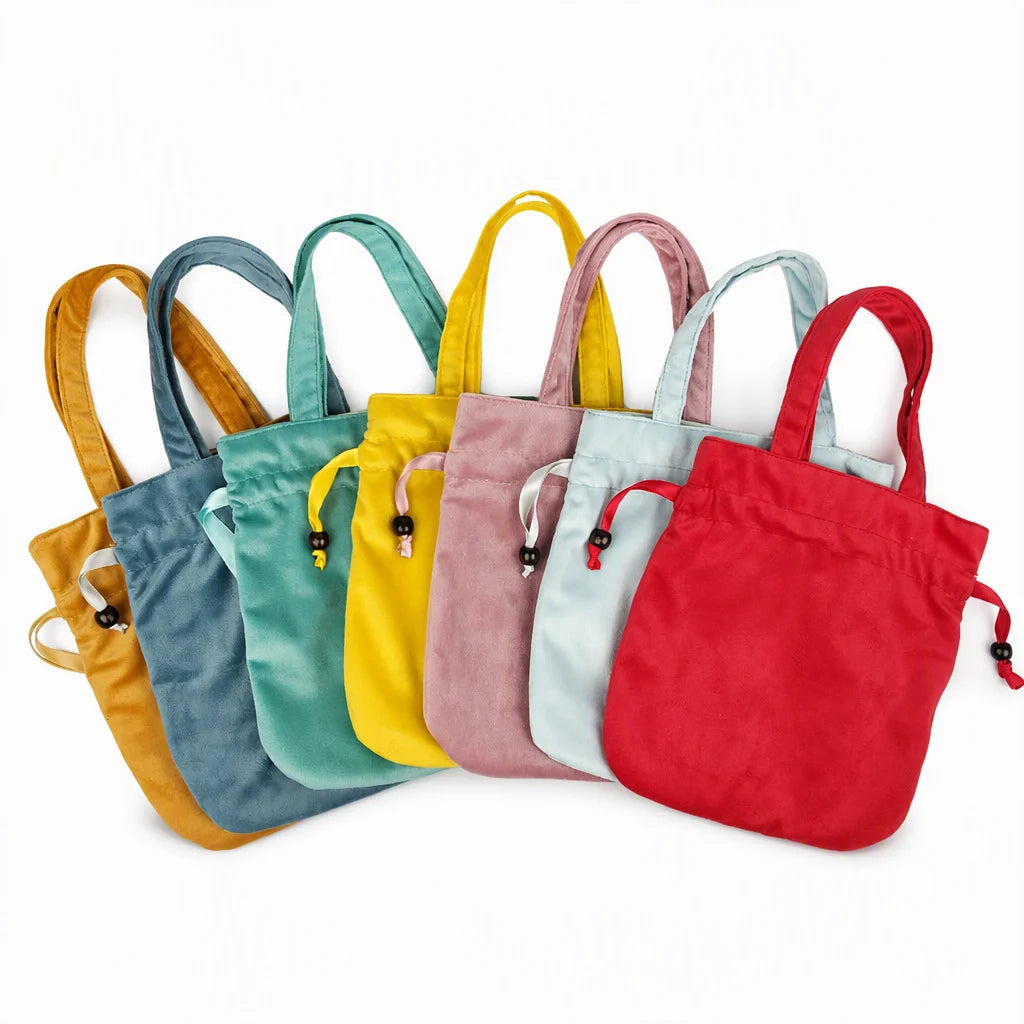 Custom Logo Velvet Drawstring Bag Custom Color Wooden Bead Closure with Handle Gift Pouch for Cosmetics Jewelry Packaging