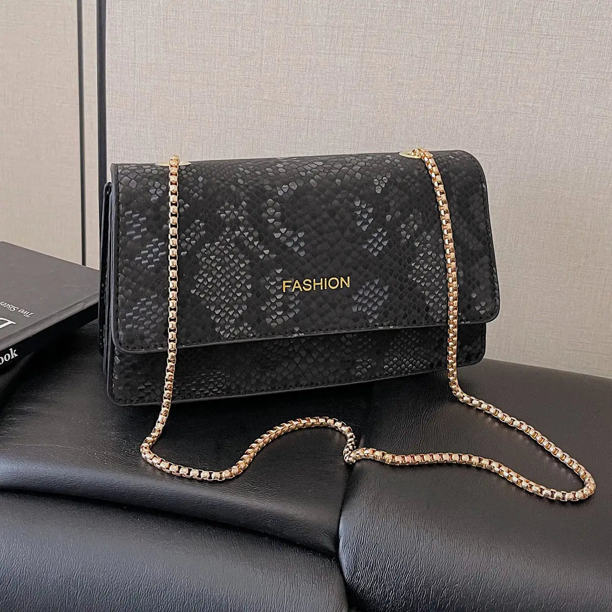 Custom OEM PU Leather Crossbody Handbag Manufacturer Wholesale Waterproof Zipper Lady Fashion Shoulder Bag for Women