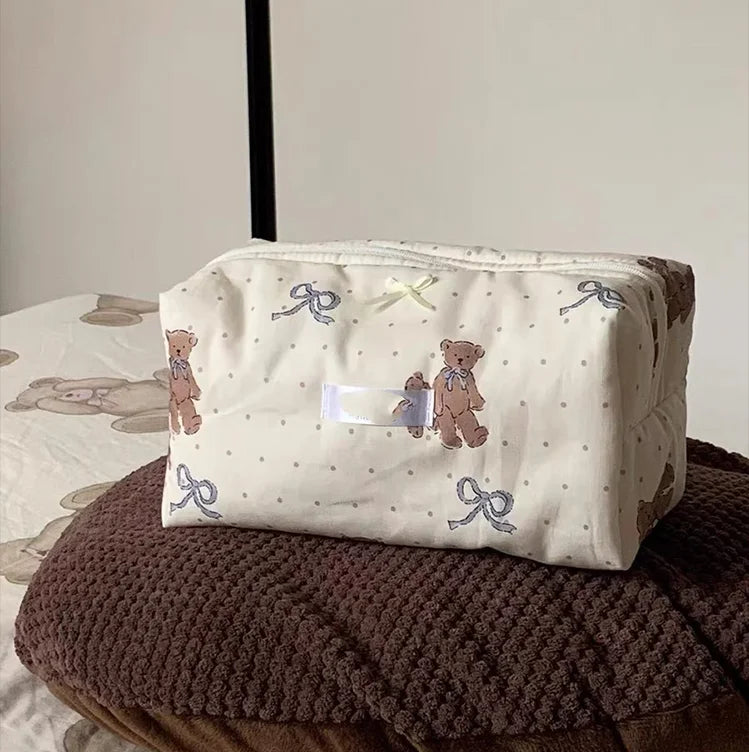 Custom Zipper Quilted Makeup Bag Soft Cotton Large Flower Cosmetic Pouch Handmade Zipper Women Hair Tool Bag