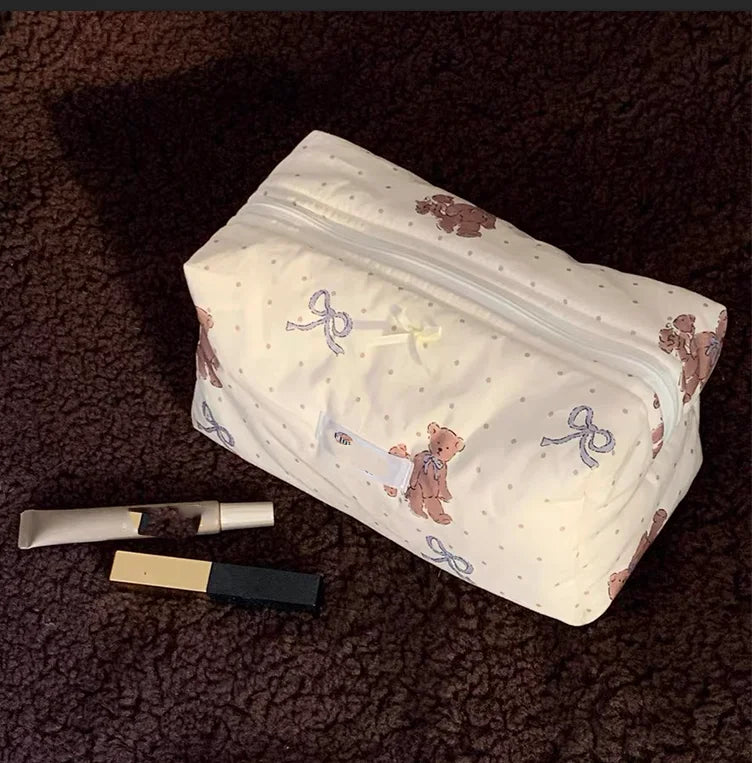 Custom Zipper Quilted Makeup Bag Soft Cotton Large Flower Cosmetic Pouch Handmade Zipper Women Hair Tool Bag
