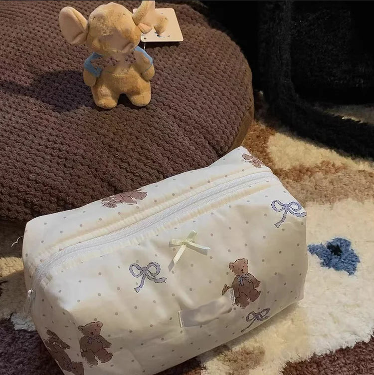 Custom Zipper Quilted Makeup Bag Soft Cotton Large Flower Cosmetic Pouch Handmade Zipper Women Hair Tool Bag