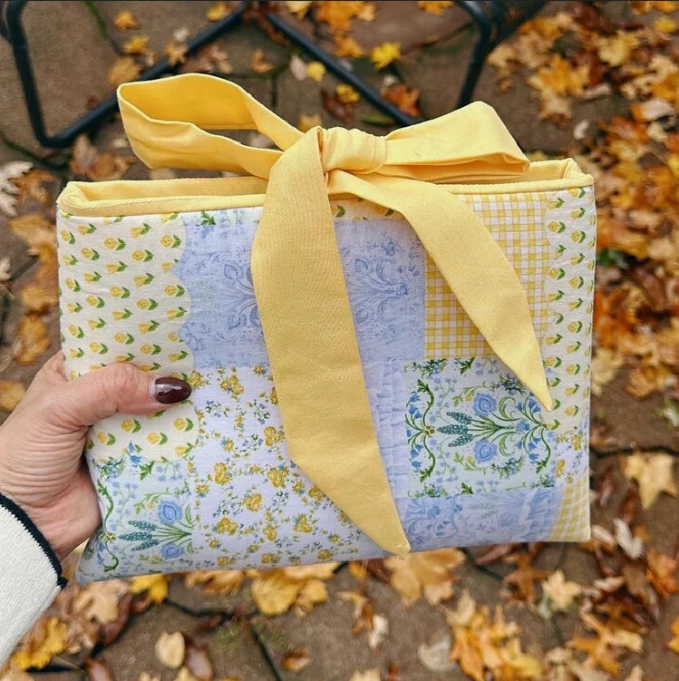 Customize Prints Quilted Book Sleeve Embroidered Small Book Cover Cotton Stripes E-Reader Puffer Sleeve