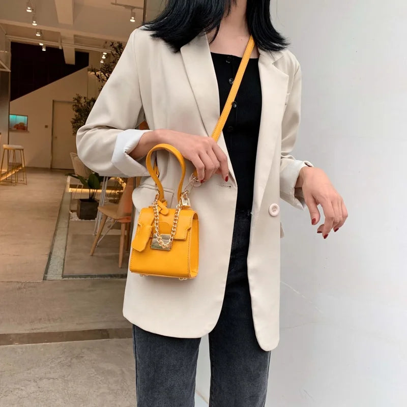 European Hotsale Small Size Portable Lightweight Tassel Handbag With Chain