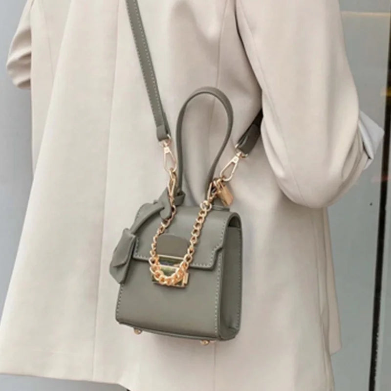 European Hotsale Small Size Portable Lightweight Tassel Handbag With Chain