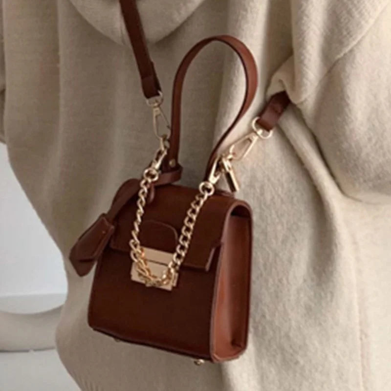 European Hotsale Small Size Portable Lightweight Tassel Handbag With Chain
