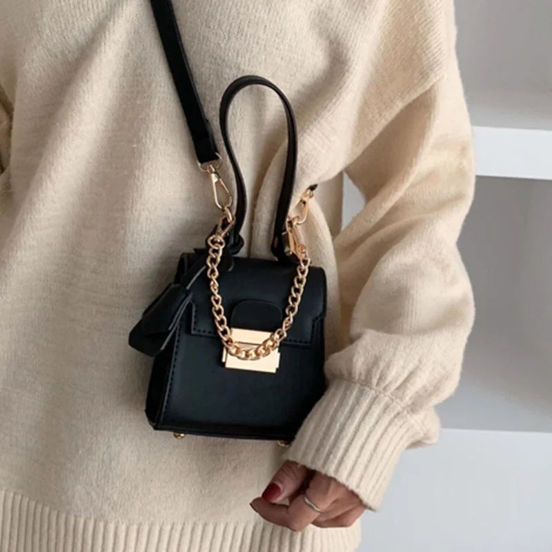 European Hotsale Small Size Portable Lightweight Tassel Handbag With Chain