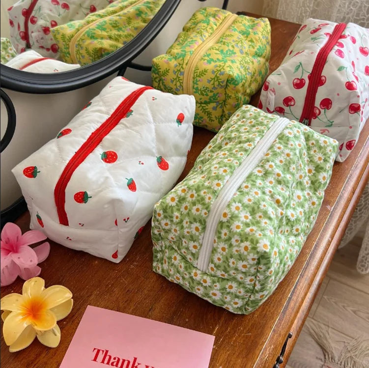 Factory Quilted Floral Travel Cosmetic Pouch Handmade Large Capacity Brush Toiletry Bag Portable Zipper Makeup Pouch