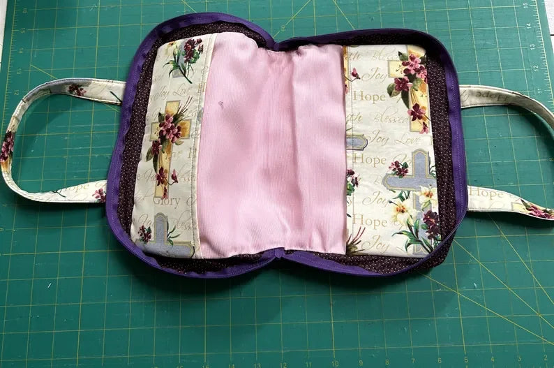 Handle Floral Bible Cover Customized Cotton Quilted Bible Sleeve Christmas Gift for Book Lovers With Lace