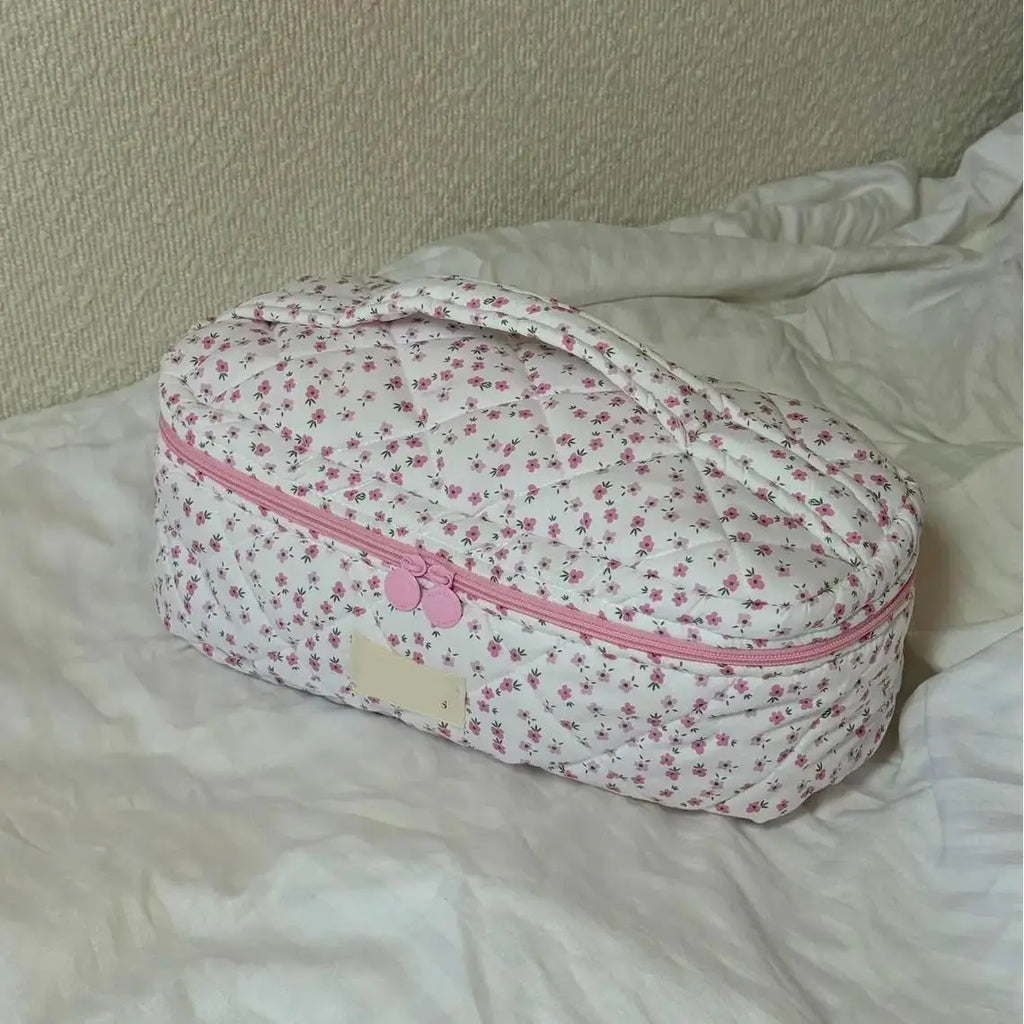 Handmade Bloom Makeup Bag Set Red Hearts Pattern Vanity Bag Travel Gifting Quilting Flower Make up case with Hair Compartments