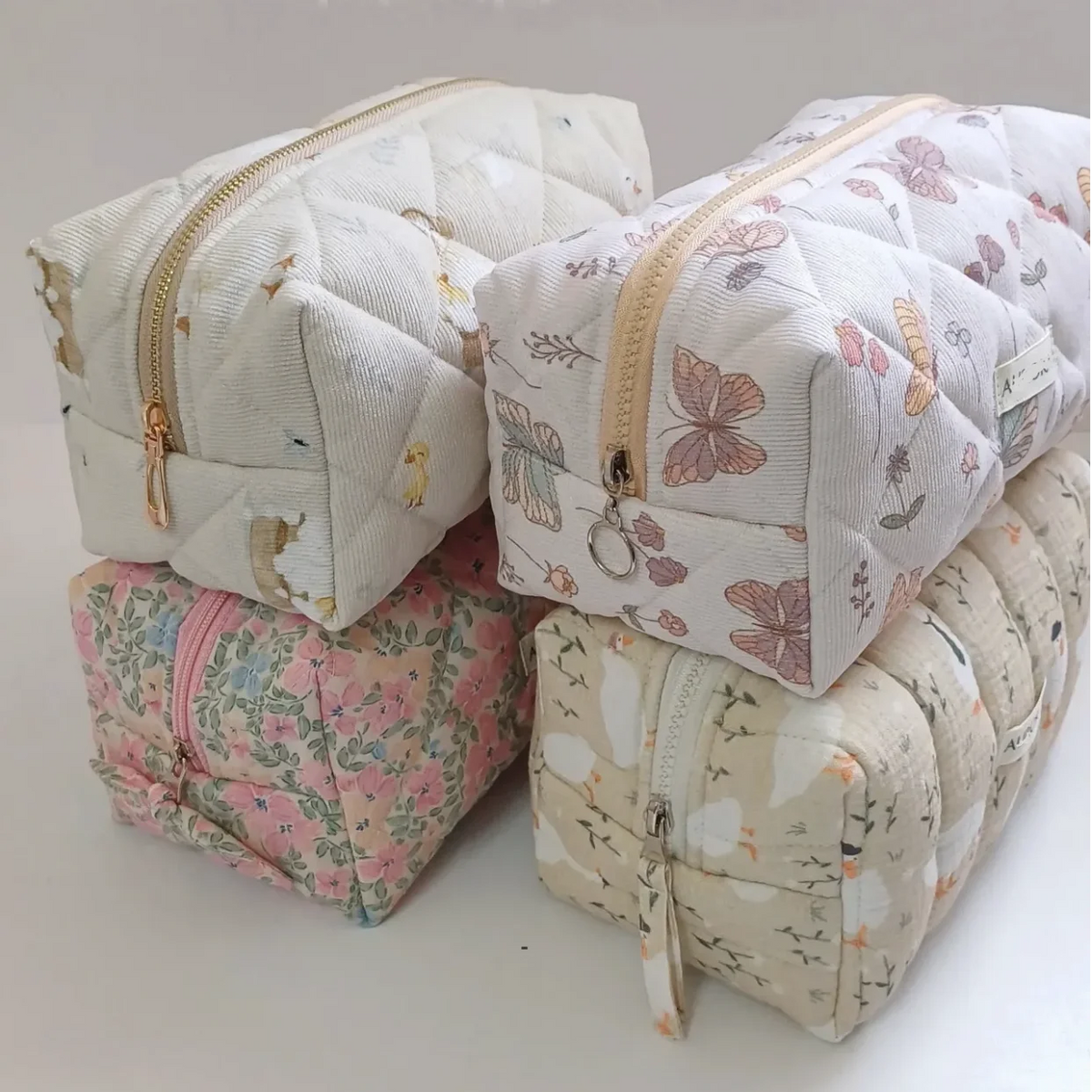 Handmade Blue Dots Make up Bags Medium Travel Foldable Quilted Beauty Pouches Multifunction Corduroy Cosmetics Organizer Bags