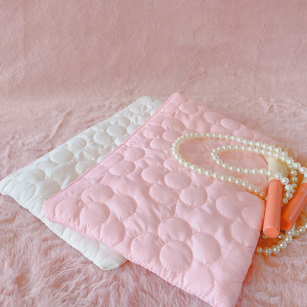 Handmade Cute Quilted Daisy Puffy Cosmetic Pouch Candy Color Cotton Women Clutch Bag