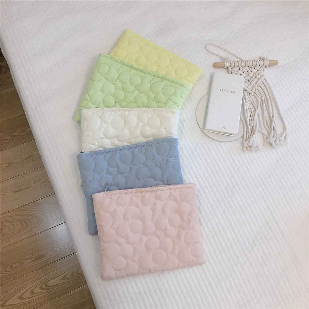 Handmade Cute Quilted Daisy Puffy Cosmetic Pouch Candy Color Cotton Women Clutch Bag