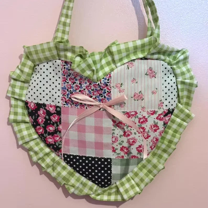 Heart-shaped Quilted Bag Floral Handle Bag with Ruffle Customized Soft Cotton Beauty Bag