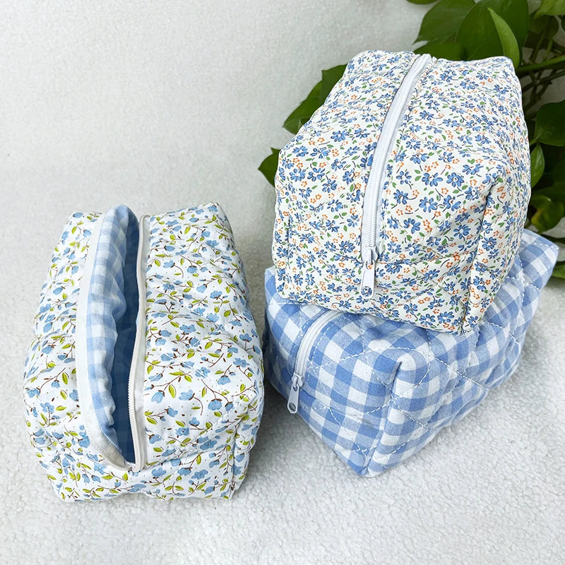High Quality Cotton Floral Quilted Cosmetic Bag with Blue Gingham Lining