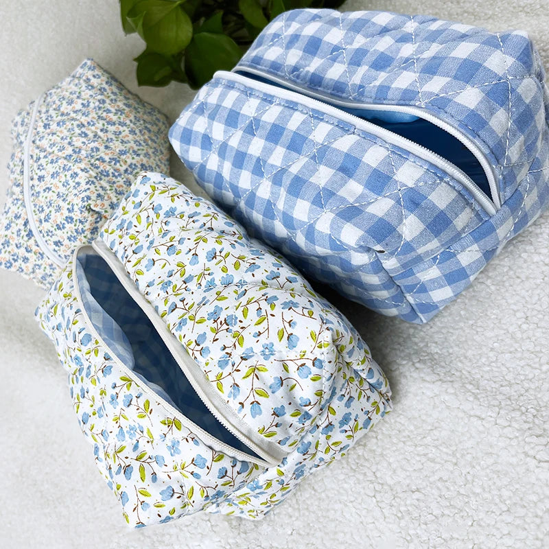 High Quality Cotton Floral Quilted Cosmetic Bag with Blue Gingham Lining