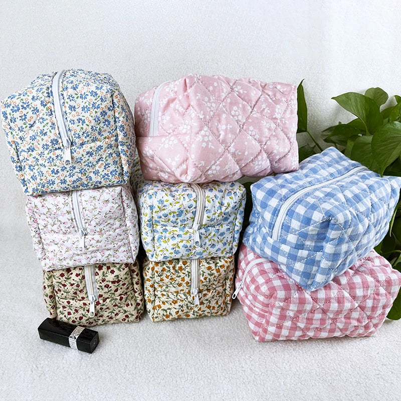 High Quality Cotton Floral Quilted Cosmetic Bag with Blue Gingham Lining