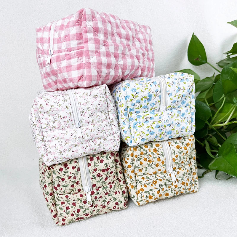 High Quality Cotton Floral Quilted Cosmetic Bag with Blue Gingham Lining