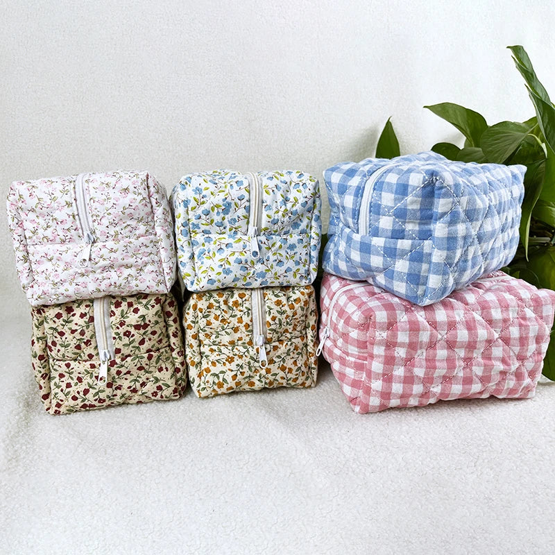 High Quality Cotton Floral Quilted Cosmetic Bag with Blue Gingham Lining