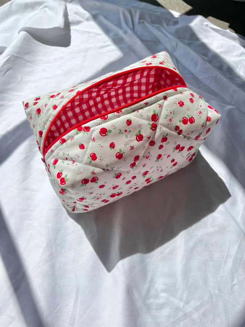 Hot Sale Handmade Quilted Toiletry Customized Floral Gingham Cosmetic Makeup Bag for Girls