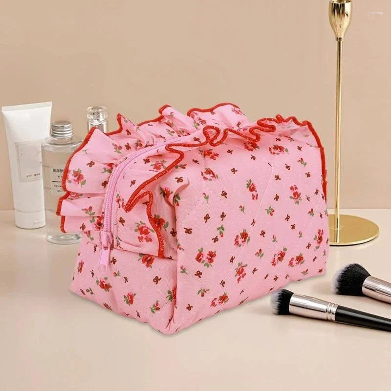 Hot Small Selling Low Price Pouch Women Luxury Beauty Makeup Lipstick Storage with logo pink Girl Travel Stylish Cosmetic Bag