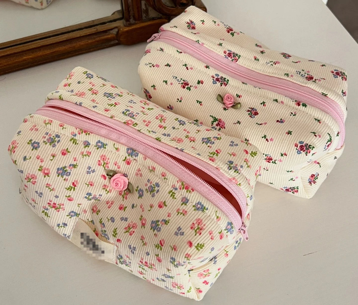 Ins Hot Selling Customized Makeup Bag Cotton Women Travel Cosmetic Bag Quilted Make up Pouch With Accessories and Zipper