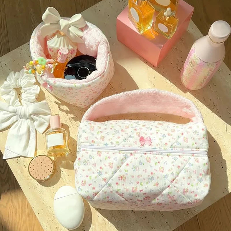 Large Travel Puffy Rose Bag Factory Custom Recycled Soft Handbag Quilted Lovely Cosmetics Outdoor Bag