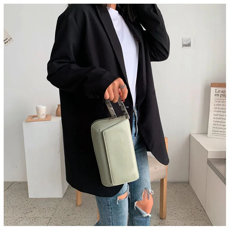 Latest Fashion European Cheap square Hit Color Acrylic Blue Handbags