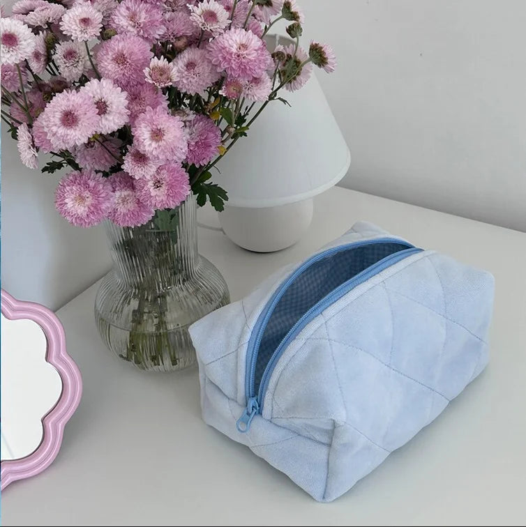 New Fashion Quilted Baby Pink Velvet Makeup Bag Custom Cotton Elegant Toiletry Bag Cute Handmade Cosmetic Bag with Own Logo