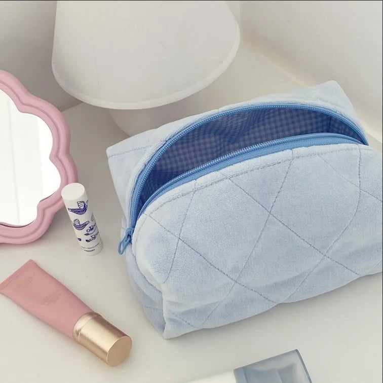 New Fashion Quilted Baby Pink Velvet Makeup Bag Custom Cotton Elegant Toiletry Bag Cute Handmade Cosmetic Bag with Own Logo