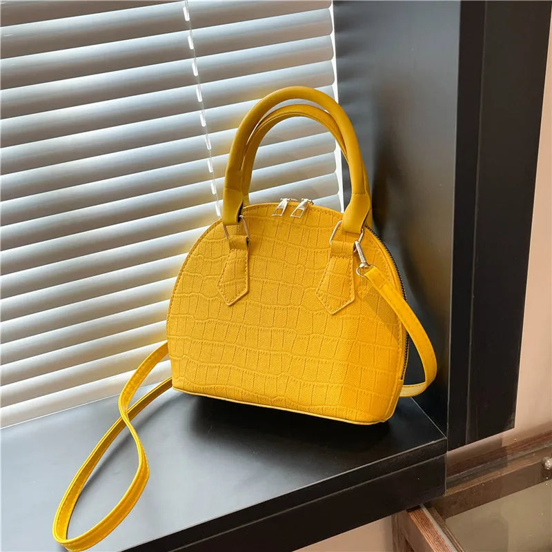 New Fashion Simple Solid Color Shell Bag with Zipper Closure and Polyester Lining Small Round Handbag All-Match