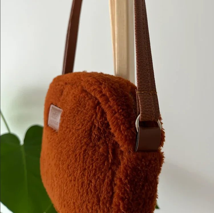 New Fashion Teddy Child Crossbody Bag Cute Fluffy Shoulder Bag Light Weight Shearling Sling Bag
