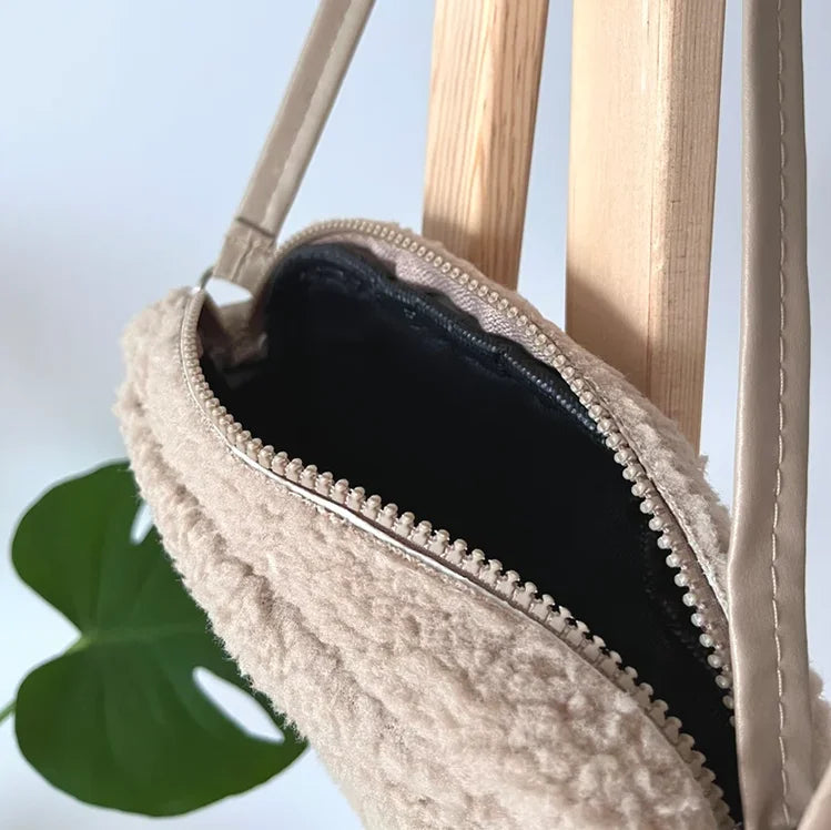 New Fashion Teddy Child Crossbody Bag Cute Fluffy Shoulder Bag Light Weight Shearling Sling Bag