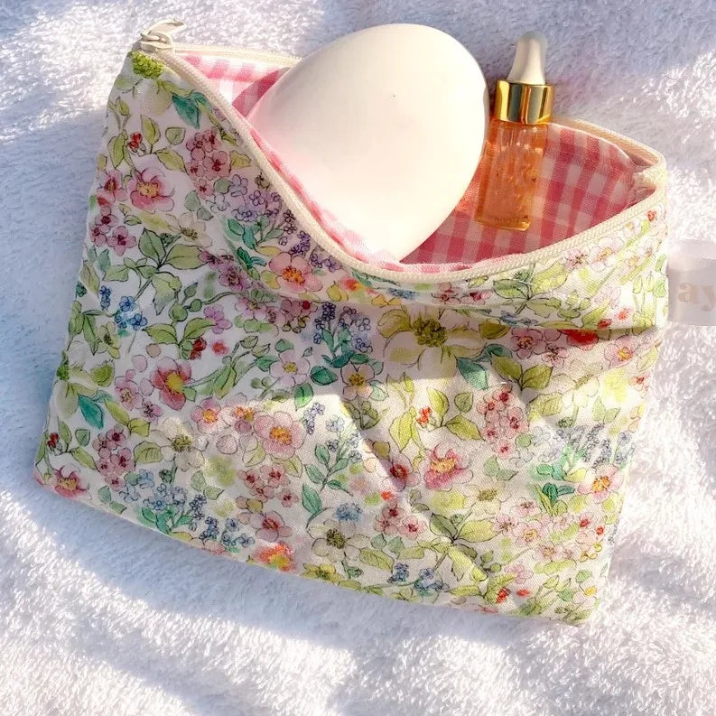 New Makeup Pouch Spring/Summer Color Small Quilted Purse Bag Cute Green Floral Cosmetic Bag