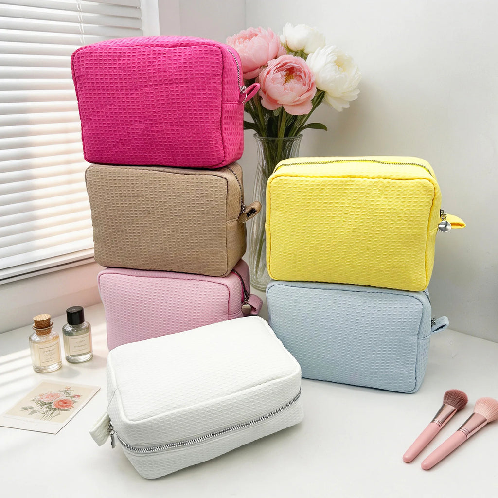 OEM Deep Embroidery Cosmetic Pouch Waffle Water Resistant Cosmetic Case Personalized Polyester Travel Makeup Pouch Zipper