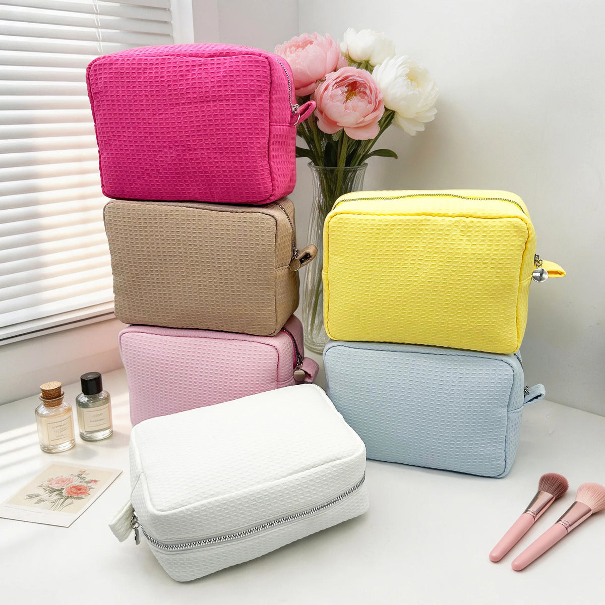 OEM Deep Embroidery Cosmetic Pouch Waffle Water Resistant Cosmetic Case Personalized Polyester Travel Makeup Pouch Zipper
