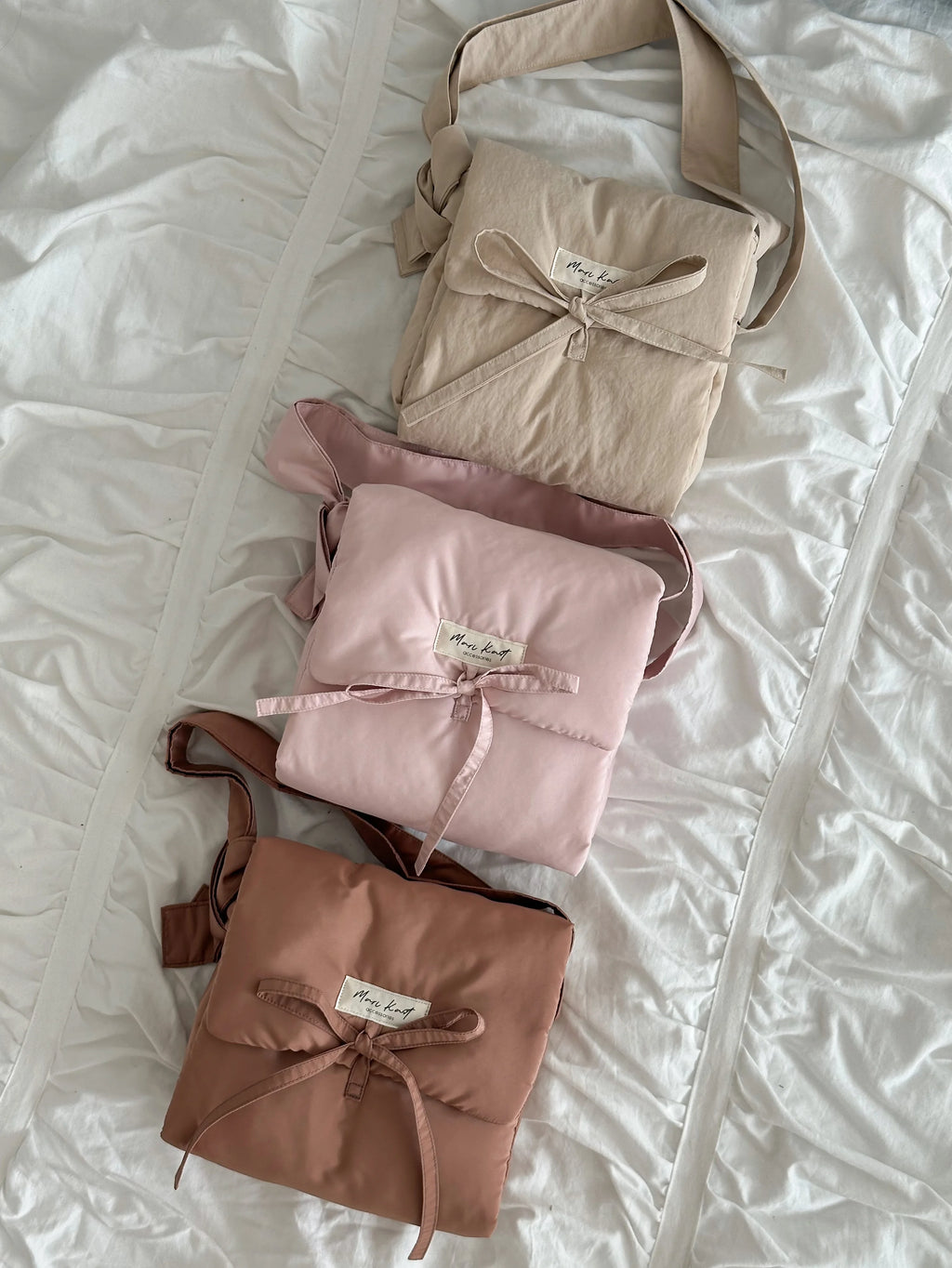 Padded Bow Decor Crossbody Shoulder Soft Thick Quilted Women Handbag Large Capacity Daily Sling Bag Custom Color Logo