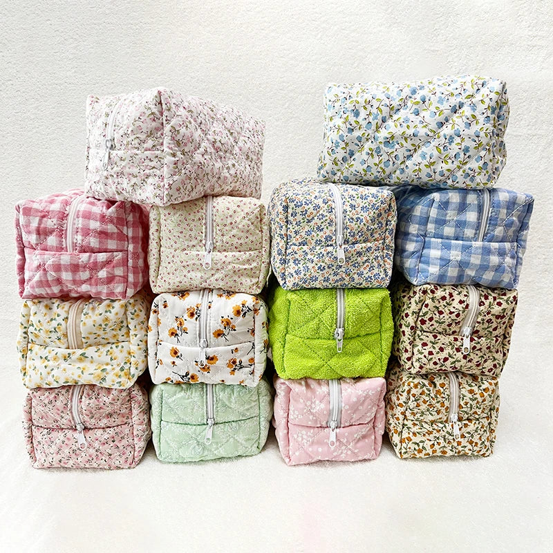 Personalized Cotton Cosmetic Bag Quilted Floral Fabric Cosmetic Bag Pretty Print Travel Toiletry Pouch