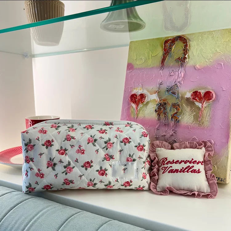Personalized Cotton Cosmetic Bag Quilted Floral Fabric Cosmetic Bag Pretty Print Travel Toiletry Pouch
