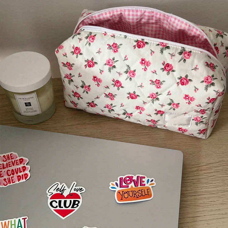 Personalized Cotton Cosmetic Bag Quilted Floral Fabric Cosmetic Bag Pretty Print Travel Toiletry Pouch